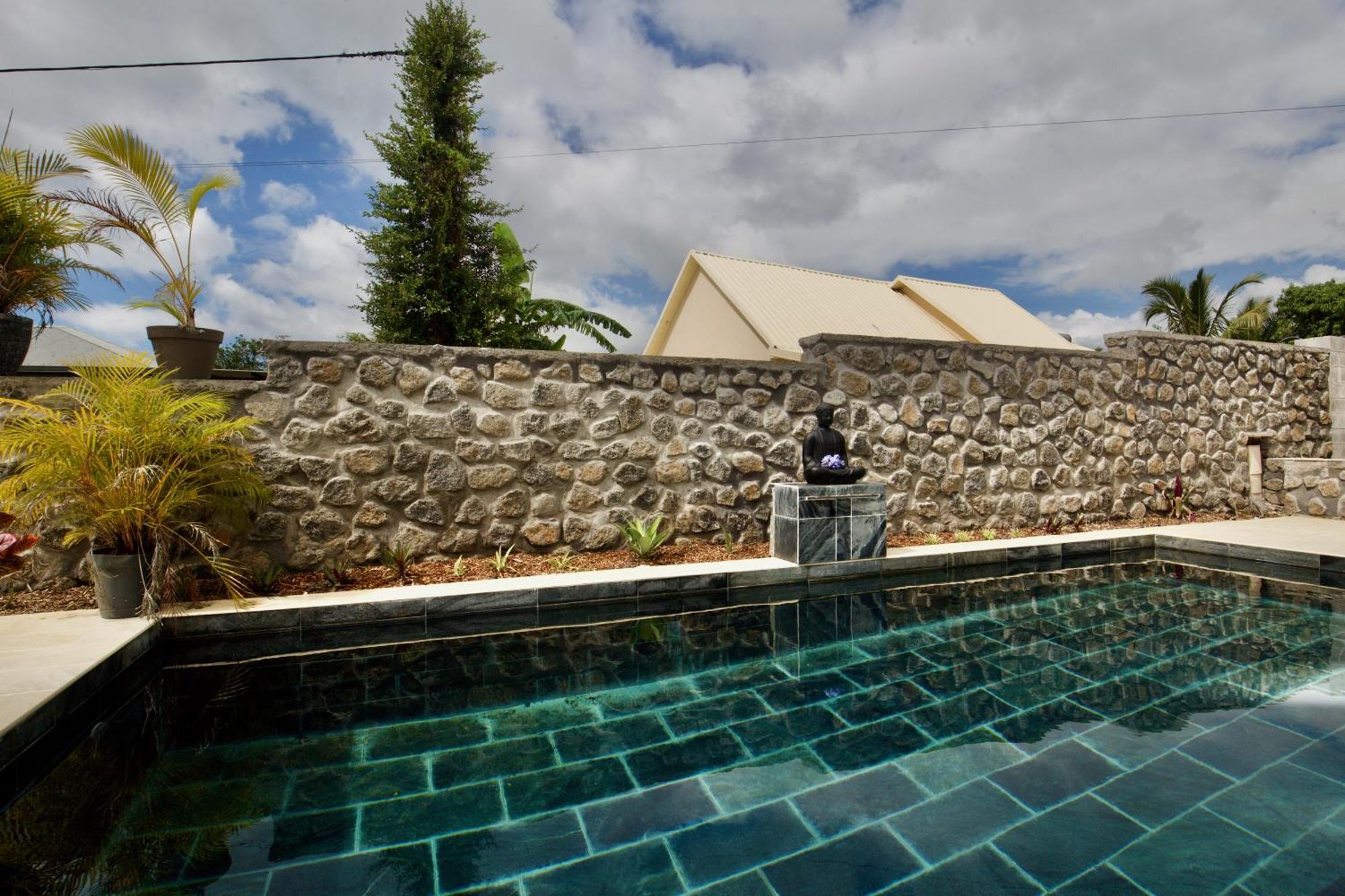 Le Beau Vallon 1- Jacuzzi Privatif Et Piscine Chauffee Partagee Saint-Benoît Екстериор снимка